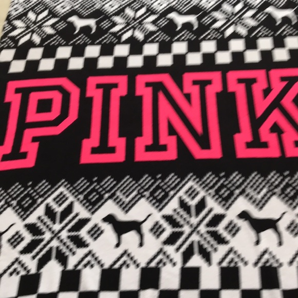 VS PINK POLYESTER FLEECE BLANKET - Picture 3 of 3
